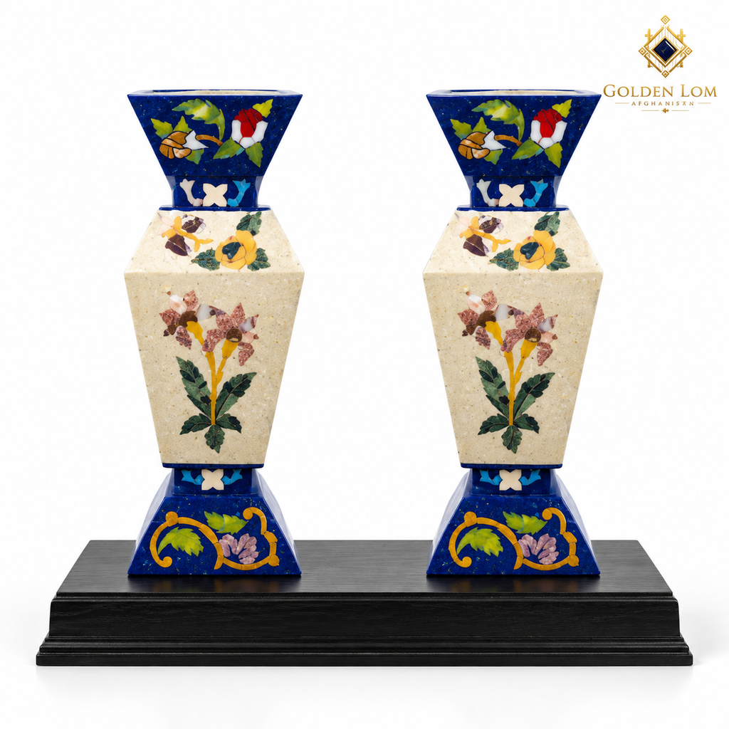 Pair or vase.