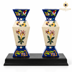 Pair or vase.