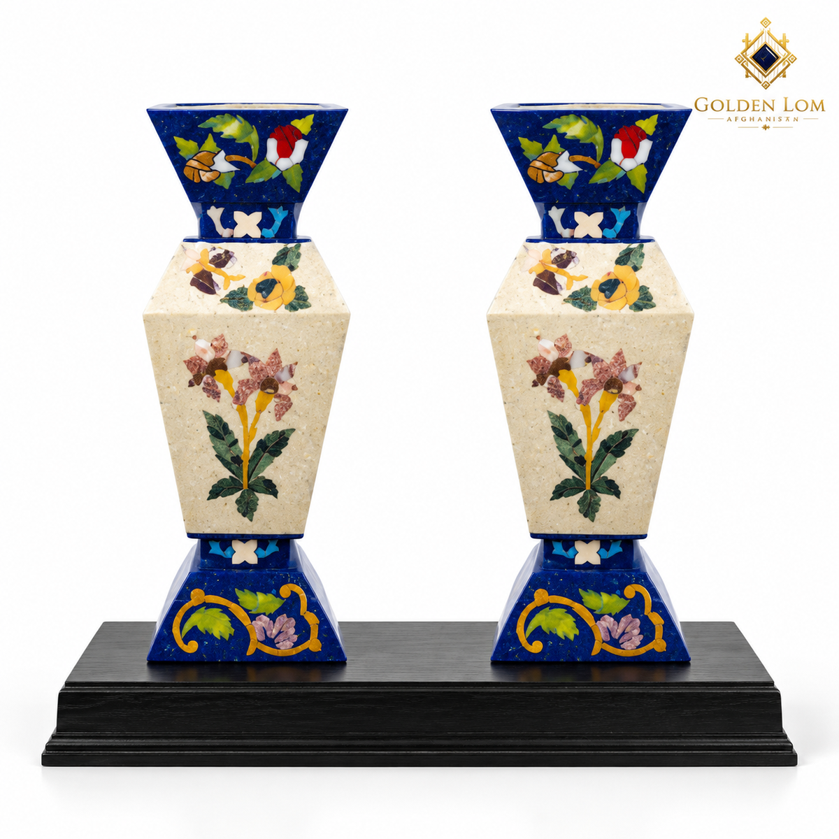 Pair or vase.