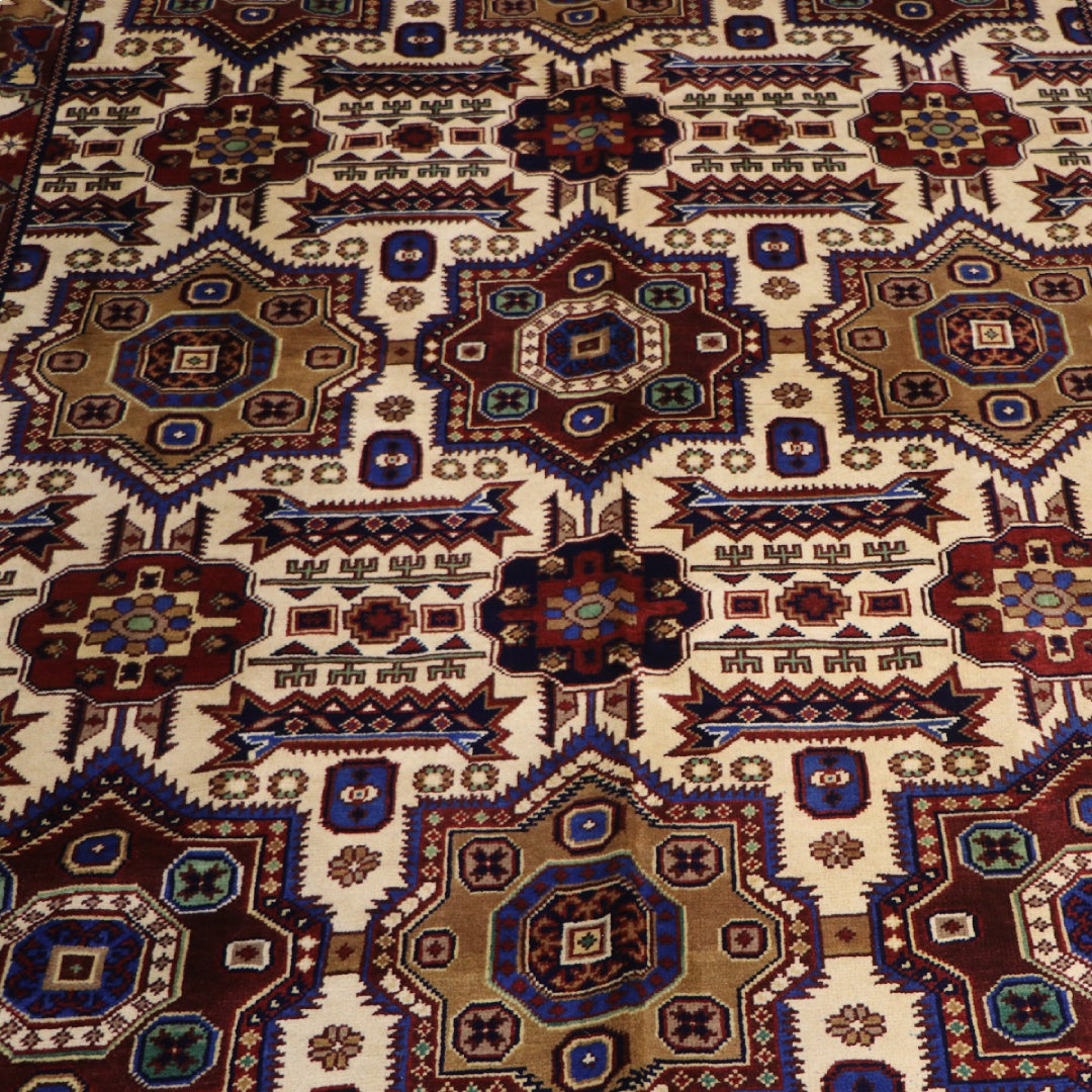 The Mazar-e-Sharif Ivory Mamluk Legacy highlighting its hand-knotted pattern, natural wool and artisan craftsmanship.